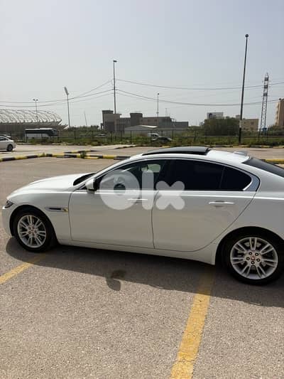 Jaguar XE 2017 - very Clean