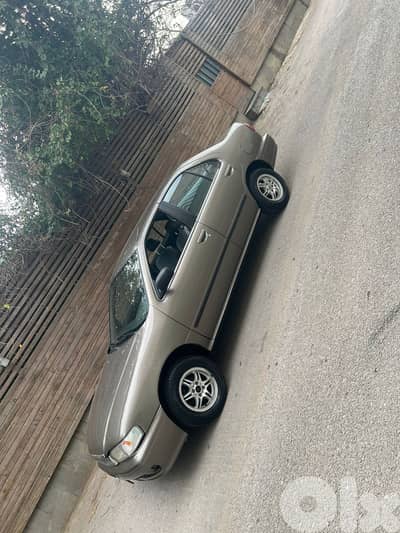 Nissan Sunny 1999