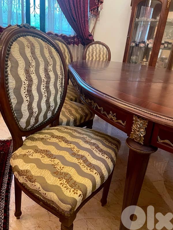 Classic vinatge wood dining table 1