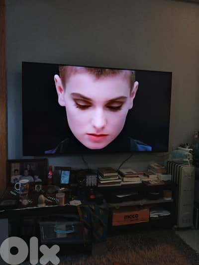 Like new Samsung smart QLED 65 inch TV