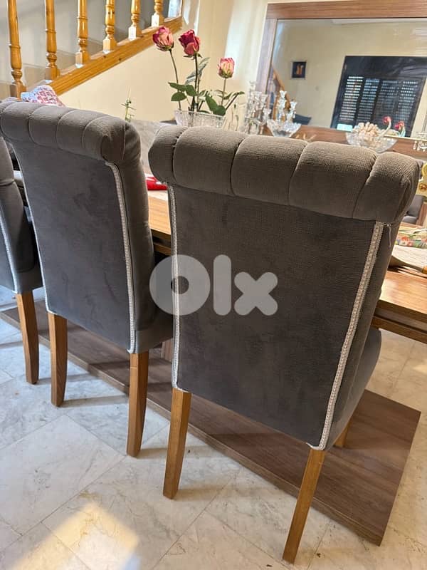 dinnig chair 2