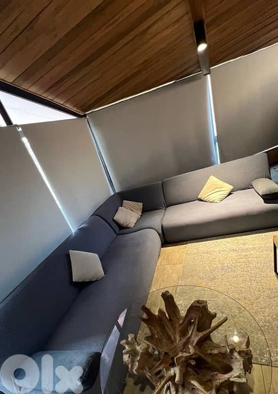 Corner L shape 3.3 m x 2.7 m 1