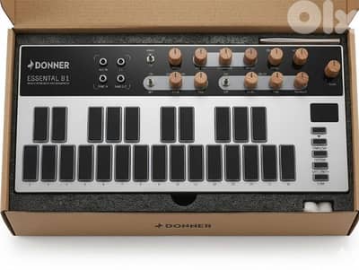 Donner analogue synth and sequencer