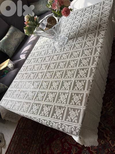 center table with 4 small tables