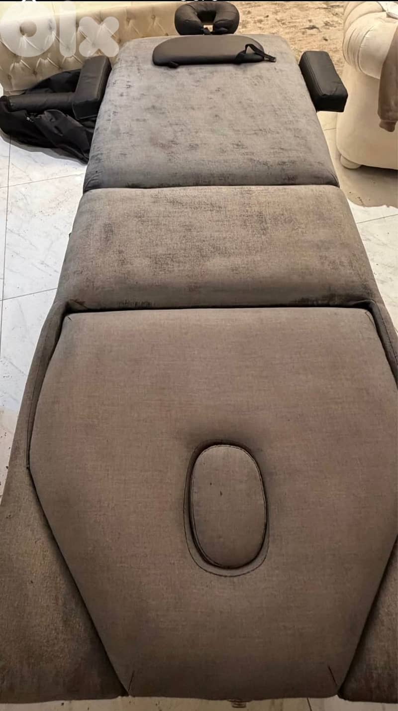 massage table 1
