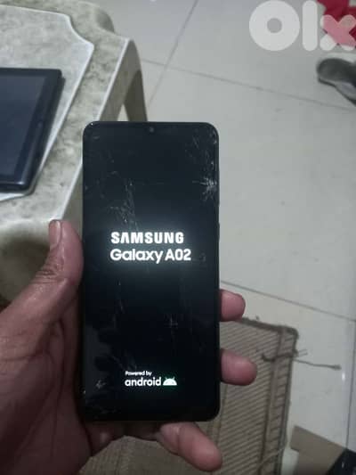 A02 64 gb 4g ram مكسورة الشاشة وبدو تصليح قاعدة الشحن غير هيك كلو شغل