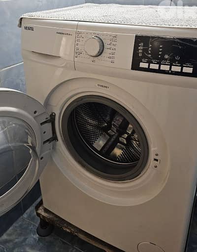 للبيع غسالة 7kg بحالة جيدة جدا ببرج حمود ١٢٠$