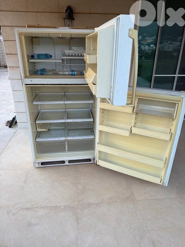 fridge for sale. 50$ 1