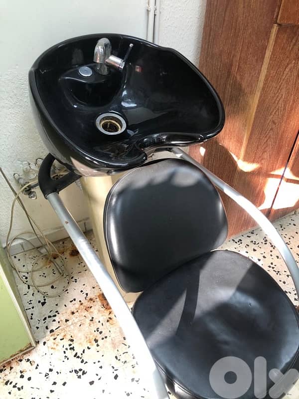 Shampoo chair 1