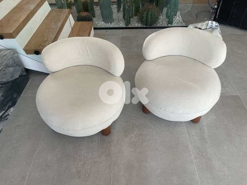 caouch and 2 arm chairs 1