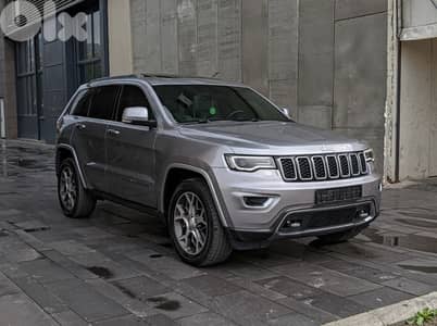 grand cherokee 2018 Sterling edition 4WD / Top of the line 80,000 Mls