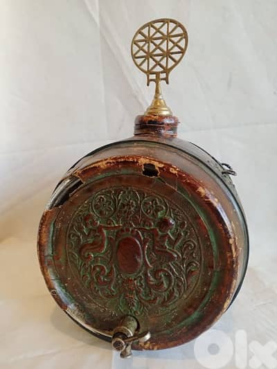 برميل قديم زجاج ملبس جلد إيطالي