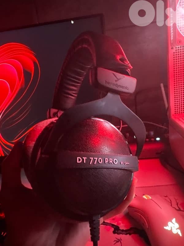 Mic + audio interface + headphones +arm 2