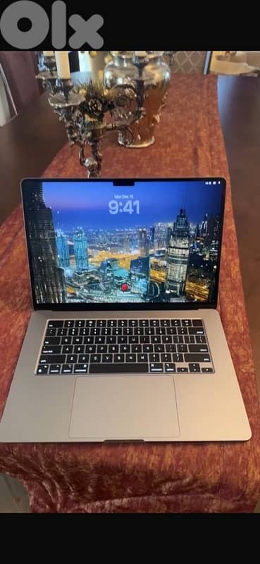 macbook air M2 15.9 inch