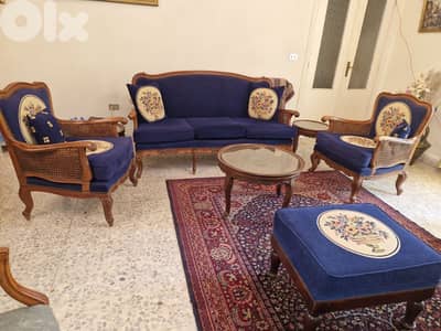 English cannée living room