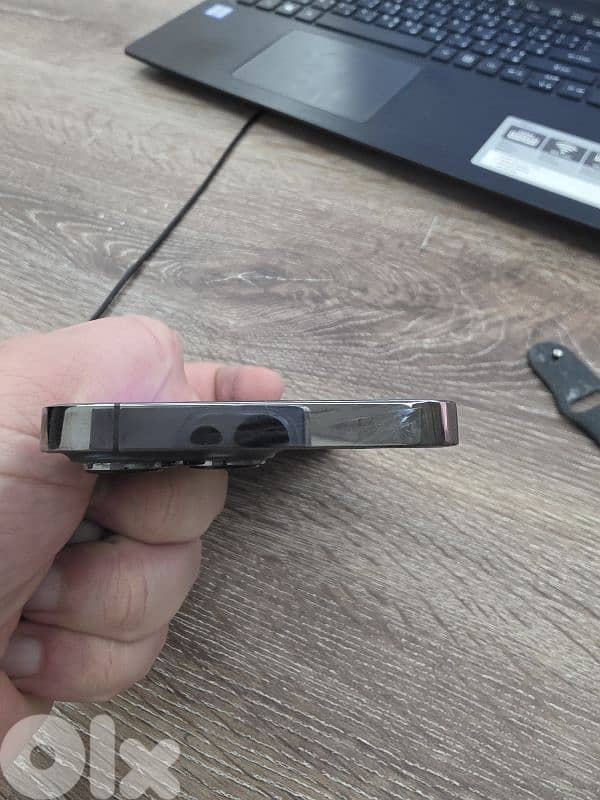 iphone 13 pro + apple watch series 6 44mm 4