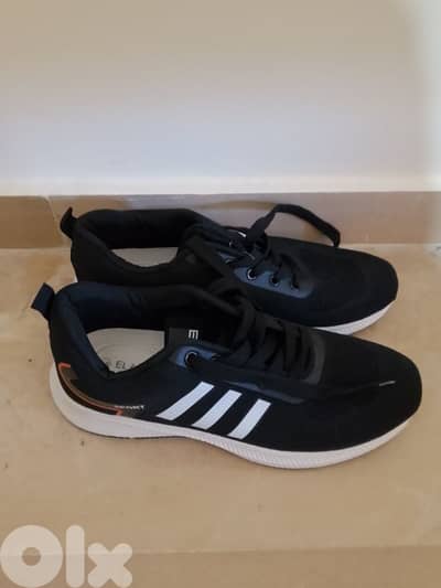 أسبدرين للبيع لون أسود صناعة مصر بعدو جديد قياس 45-46 السعر 25$