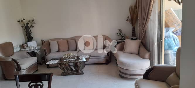 طقم صالون كلاسيك فخم وكامل بحالة ممتازة