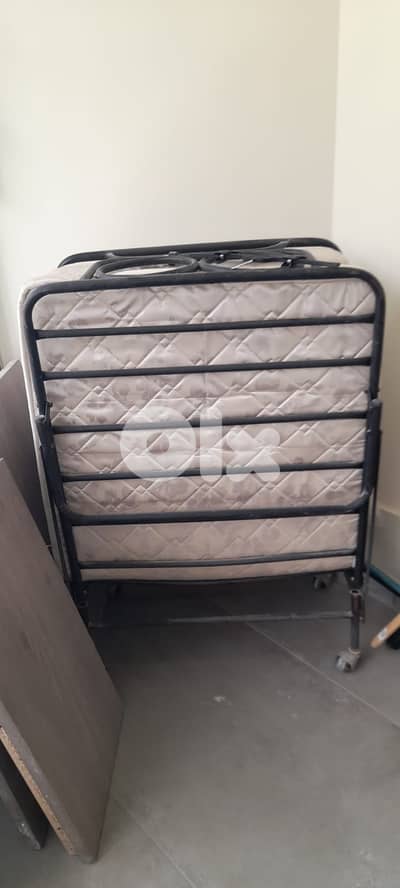 تخت طي (Folding Bed)  للبيع