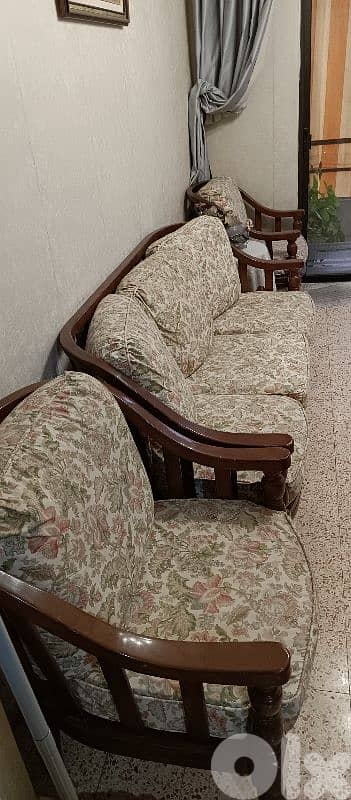 used sofa set of 6 pieces in very good condition