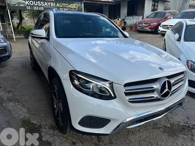 Mercedes-Benz GLC-Class 2019 clean car fax  California panoramic