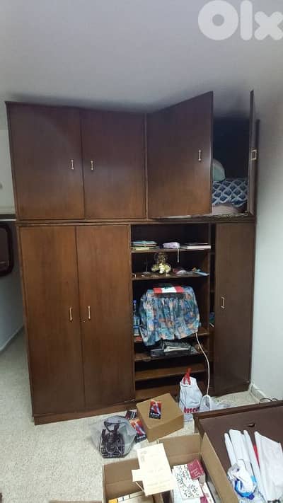 living room or bedroom Closet خرانة