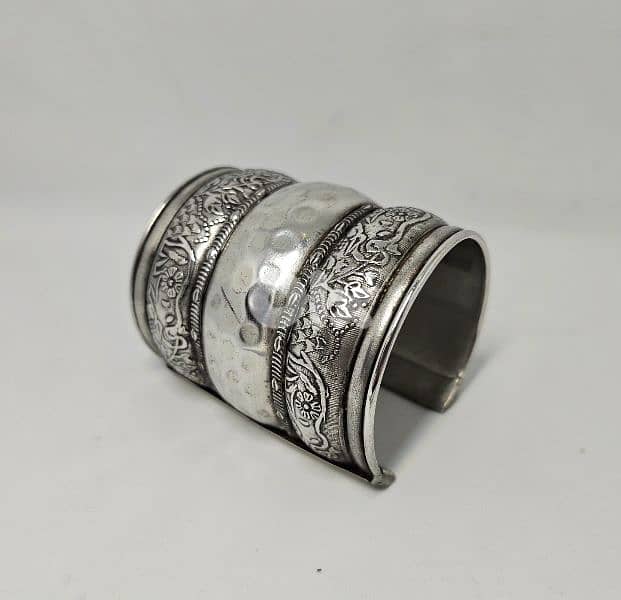 old silver tone adjustable 8$ 1