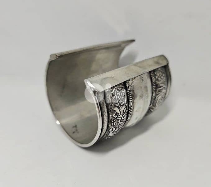 old silver tone adjustable 8$ 2