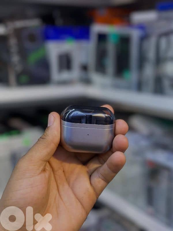 Samsung Galaxy Buds 3 Pro With Cover 4