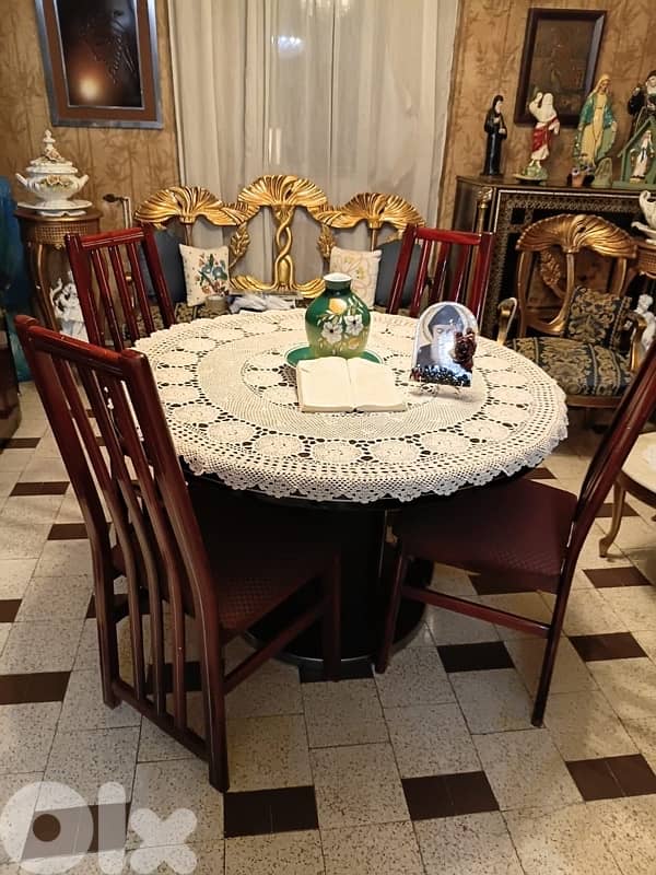 Vintage Wooden Dining Table + Chairs – Excellent Condition 3
