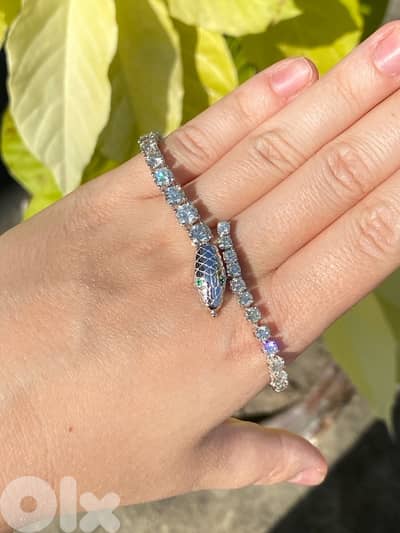 سوار فاخر ألماس 8.62 قيراط | وزن 12.8 غرام | تصميم ثعبان مميز