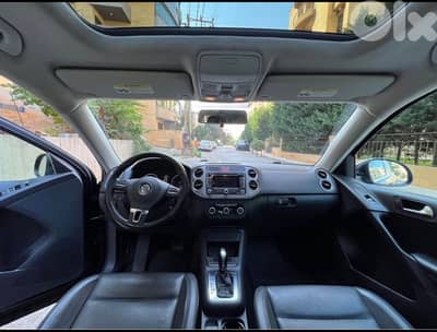 Volkswagen Tiguan Limited 2011