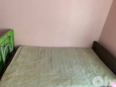 تختين مستعملين للبيع ٧٠$