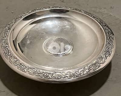 صحن  نحاس  أنتيك  عدد  واحد  ١٠  دولار بيروت ا شرفيه      ٠٣٧٢٣٨٩٥