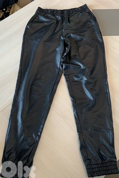 Synthetic leather jogger pants (Brazilian brand)