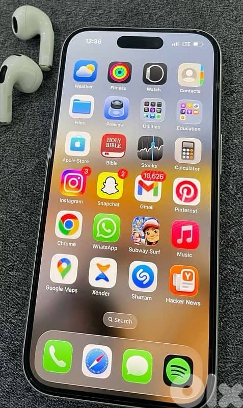 iphone 15 pro max white 1