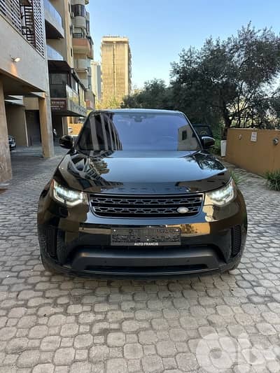 Land Rover Discovery 2019 black on black (clean carfax)