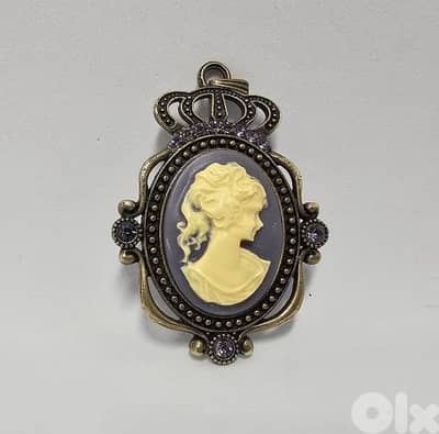 victorian style cameo pendant