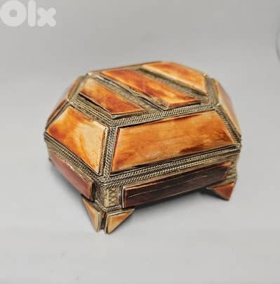 70$ vintage Moroccan copper & bone trinket box