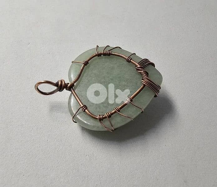 7$ natural green stone aventurine pendant 1