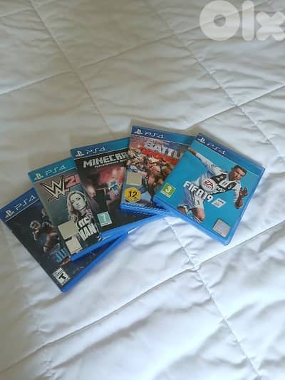 PS4 normal and slim games
