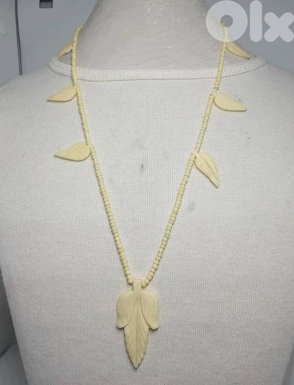 10$ necklace made from camel or bovine bone 1