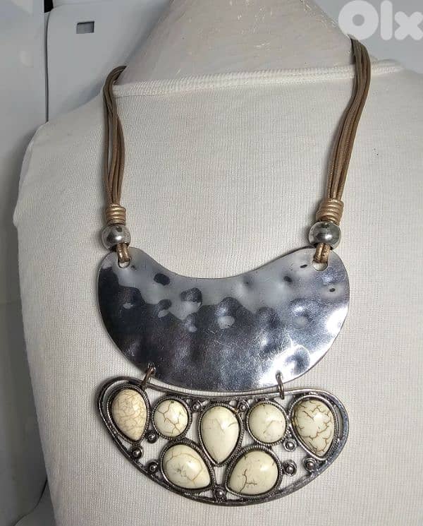 10$ Brighton Luna necklace 1