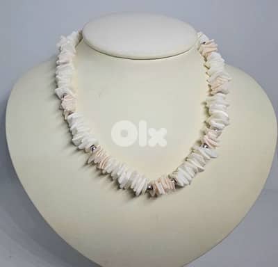 15$ vintage-style puka shell choker necklace