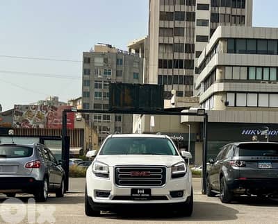 GMC Acadia 3.6L AWD Captain Seats!!