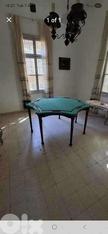 Poker table