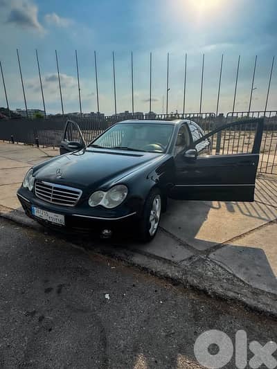 Mercedes-Benz C-Class 2005