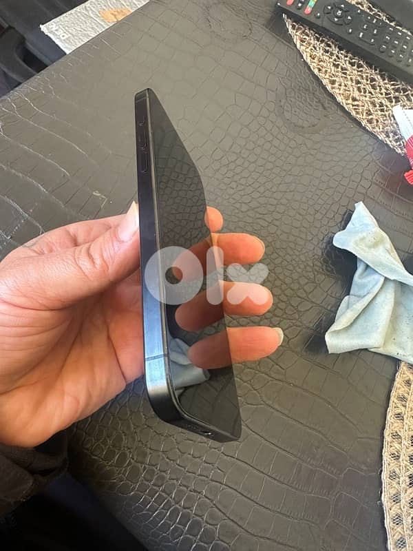 iPhone 15 pro max 1 terra esim 3