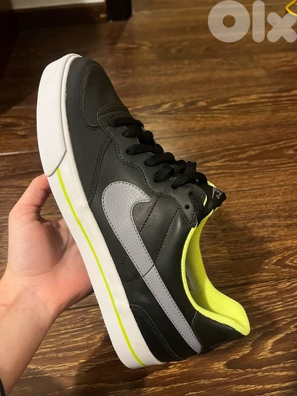 NIKE SHOES 1