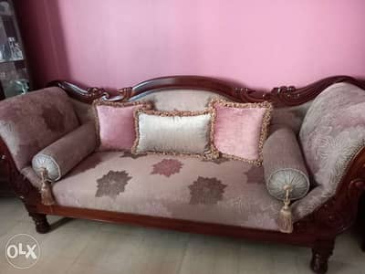 Sofa + 2 arm chairs + coffee table